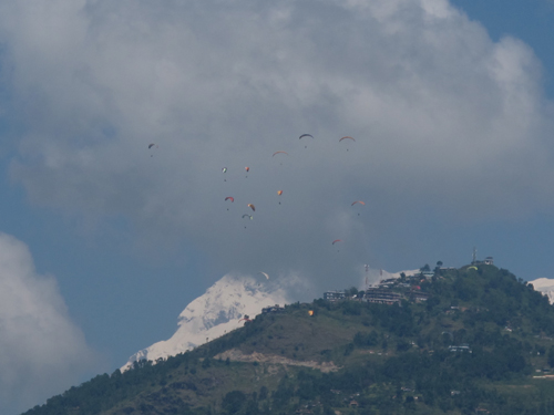 https://archive.nepalitimes.com/assets/uploads/gallery/17026-paraglider-KUNDA-DIXIT-online-gallery.jpg