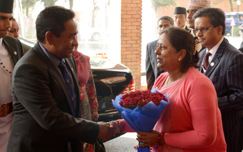 https://archive.nepalitimes.com/assets/uploads/gallery/3d1f6-Welcoming-The--Prime-Minister-of-Maldives-By-Minister-Chitralekha-Yadav-online.jpg