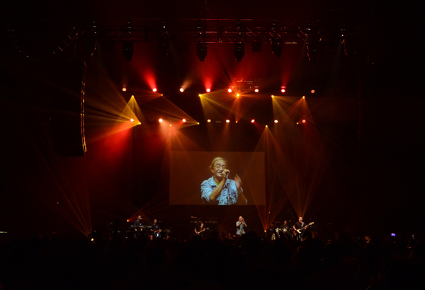 https://archive.nepalitimes.com/assets/uploads/gallery/db7c9-Nepathya-frontman-Amrit-Gurung-performing-at-the-Manhattan-Centre.jpg