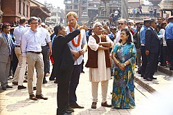 https://archive.nepalitimes.com/image.php?&width=250&image=/assets/uploads/gallery/0d239-Prince-Harry-with-Kanak-Mani-Dixit.jpg