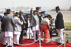 https://archive.nepalitimes.com/image.php?&width=250&image=/assets/uploads/gallery/6f34d-KP-Oli-leaves-for-China.JPG