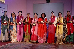 https://archive.nepalitimes.com/image.php?&width=250&image=/assets/uploads/gallery/05de5-women.jpg