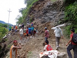 https://archive.nepalitimes.com/image.php?&width=250&image=/assets/uploads/gallery/07e47-SG_Myagdi-Public-Road-Marmat.jpg