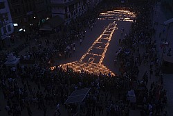 https://archive.nepalitimes.com/image.php?&width=250&image=/assets/uploads/gallery/14b2e-basantapur-candlelight.jpg