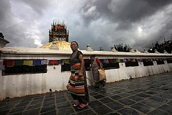 https://archive.nepalitimes.com/image.php?&width=250&image=/assets/uploads/gallery/18e10-boudhanath.jpg