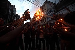 https://archive.nepalitimes.com/image.php?&width=250&image=/assets/uploads/gallery/1cc07-torch-rally-online.jpg