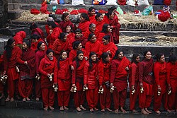 https://archive.nepalitimes.com/image.php?&width=250&image=/assets/uploads/gallery/21250-Holy-dip.jpg