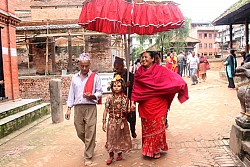 https://archive.nepalitimes.com/image.php?&width=250&image=/assets/uploads/gallery/29c6a-dashain-kumari.jpg