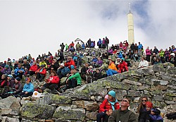 https://archive.nepalitimes.com/image.php?&width=250&image=/assets/uploads/gallery/2be4b-People-waiting-for-inauguration-of-Norway-steps.jpg