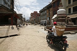 https://archive.nepalitimes.com/image.php?&width=250&image=/assets/uploads/gallery/2eb44-online.jpg