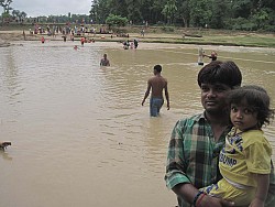 https://archive.nepalitimes.com/image.php?&width=250&image=/assets/uploads/gallery/3d565-father-daughter-tufan-fb.jpg