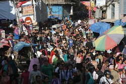 https://archive.nepalitimes.com/image.php?&width=250&image=/assets/uploads/gallery/3fd51-shopping-time.jpg