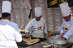 https://archive.nepalitimes.com/image.php?&width=250&image=/assets/uploads/gallery/51d3a-momo.jpg
