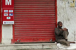 https://archive.nepalitimes.com/image.php?&width=250&image=/assets/uploads/gallery/77d29-d7e1b-waiting-.jpg