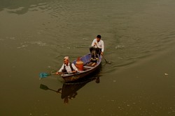 https://archive.nepalitimes.com/image.php?&width=250&image=/assets/uploads/gallery/d5a76-Gas-cylinder-Pokhara.JPG