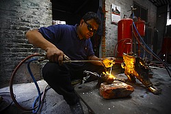 https://archive.nepalitimes.com/image.php?&width=250&image=/assets/uploads/gallery/e4617-making-a-statue.jpg